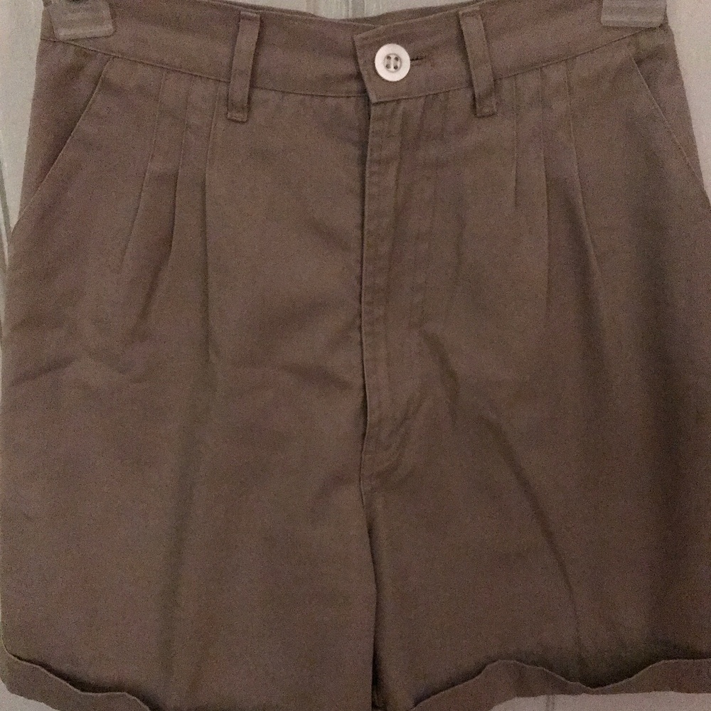 Vintage 80’s Preppy Tan Pleated Shorts